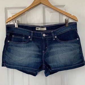 Levi's Women Low-Rise Shorts Size W30